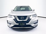 Used 2020 Nissan Rogue SV image 2