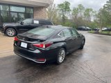 Used 2021 Lexus ES 300h w/ Luxury Package image 3