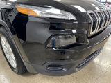 Used 2017 Jeep Cherokee Sport image 3