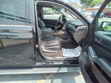 Used 2017 Chevrolet Suburban LT image 3