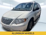 Used 2005 Chrysler Town & Country Limited image 5