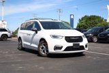 Used 2023 Chrysler Pacifica Limited image 2