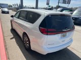 Used 2022 Chrysler Pacifica Touring-L image 4