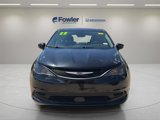 Used 2023 Chrysler Voyager LX image 2
