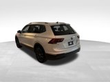 Used 2022 Volkswagen Tiguan SE image 2