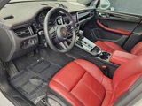 Certified 2022 Porsche Macan image 4