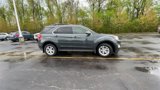 Used 2017 Chevrolet Equinox LT image 2