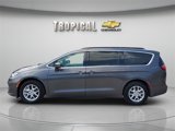 Used 2022 Chrysler Pacifica Touring-L image 2