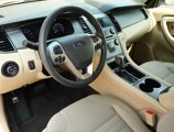 Used 2018 Ford Taurus SE image 2