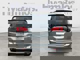 Used 2018 Chrysler Pacifica Touring-L image 4
