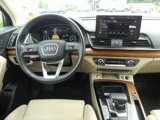 Used 2022 Audi Q5 e Premium w/ Convenience Package image 2