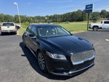 Used 2017 Lincoln Continental Select image 4