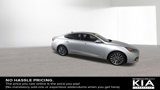 Used 2017 Kia Cadenza Premium w/ Luxury Package image 2