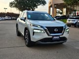 Used 2022 Nissan Rogue SV w/ SV Premium Package image 3