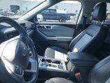 Certified 2022 Ford Explorer XLT w/ Equipment Group 202A image 5