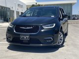 Used 2023 Chrysler Pacifica Touring-L image 3