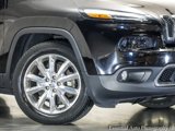 Used 2017 Jeep Cherokee Limited image 3