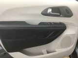 Used 2021 Chrysler Pacifica Touring-L image 6
