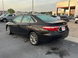 Used 2016 Toyota Camry SE image 3