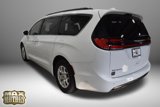 Used 2022 Chrysler Pacifica Touring-L image 6
