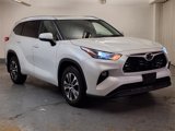 Used 2022 Toyota Highlander XLE image 3