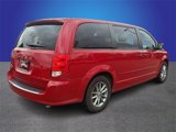 Used 2015 Dodge Grand Caravan SE image 4