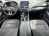 Used 2021 Nissan Altima 2.5 SV image 2