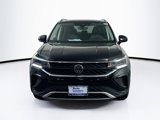 Used 2022 Volkswagen Taos SE image 2