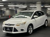 Used 2013 Ford Focus SE w/ SE Winter Pkg image 3