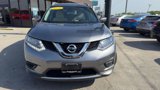 Used 2016 Nissan Rogue SV image 2