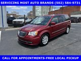 Used 2016 Chrysler Town & Country Touring image 3