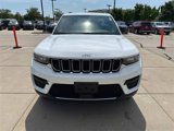 Used 2024 Jeep Grand Cherokee Laredo X image 2