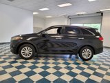 Used 2017 Kia Sorento LX w/ LX Convenience Package image 4