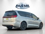 New 2023 Chrysler Pacifica Limited w/ Uconnect Theater Family Group image 3