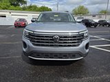 Used 2024 Volkswagen Atlas SE image 2
