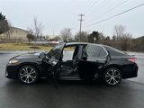 Used 2019 Toyota Camry SE image 3