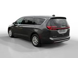 Used 2023 Chrysler Pacifica Touring-L image 3