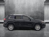 Used 2018 Jeep Cherokee Latitude Plus w/ Comfort/Convenience Group image 4