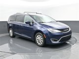 Used 2018 Chrysler Pacifica Touring-L image 3