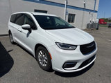 Used 2023 Chrysler Pacifica Touring-L image 4