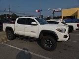Used 2017 Toyota Tacoma TRD Off-Road image 3