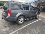 Used 2011 Nissan Pathfinder SV image 4