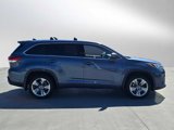 Used 2017 Toyota Highlander Limited image 2