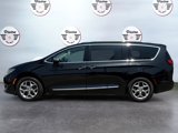 Used 2017 Chrysler Pacifica Limited image 2