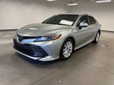 Used 2018 Toyota Camry SE image 2