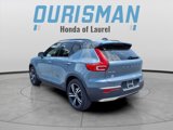 Used 2021 Volvo XC40 T5 R-Design image 3
