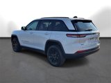 Used 2024 Jeep Grand Cherokee Altitude image 3