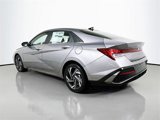 New 2025 Hyundai Elantra SEL image 4