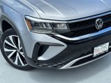 Used 2024 Volkswagen Taos SE image 3