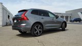 Used 2021 Volvo XC60 T8 R-Design image 3